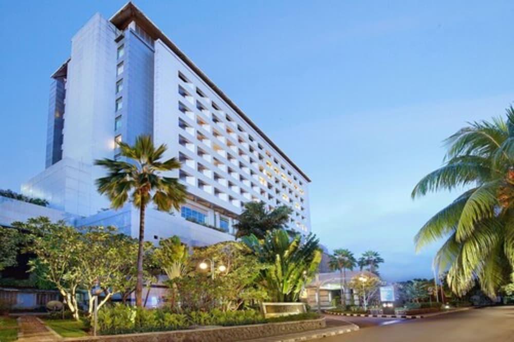 Hotel Bidakara Jakarta Exterior photo