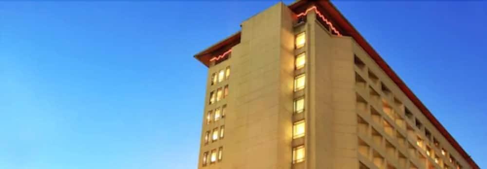 Hotel Bidakara Jakarta Exterior photo