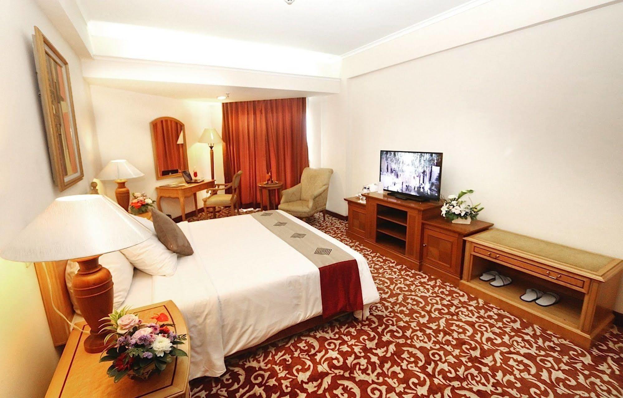 Hotel Bidakara Jakarta Exterior photo